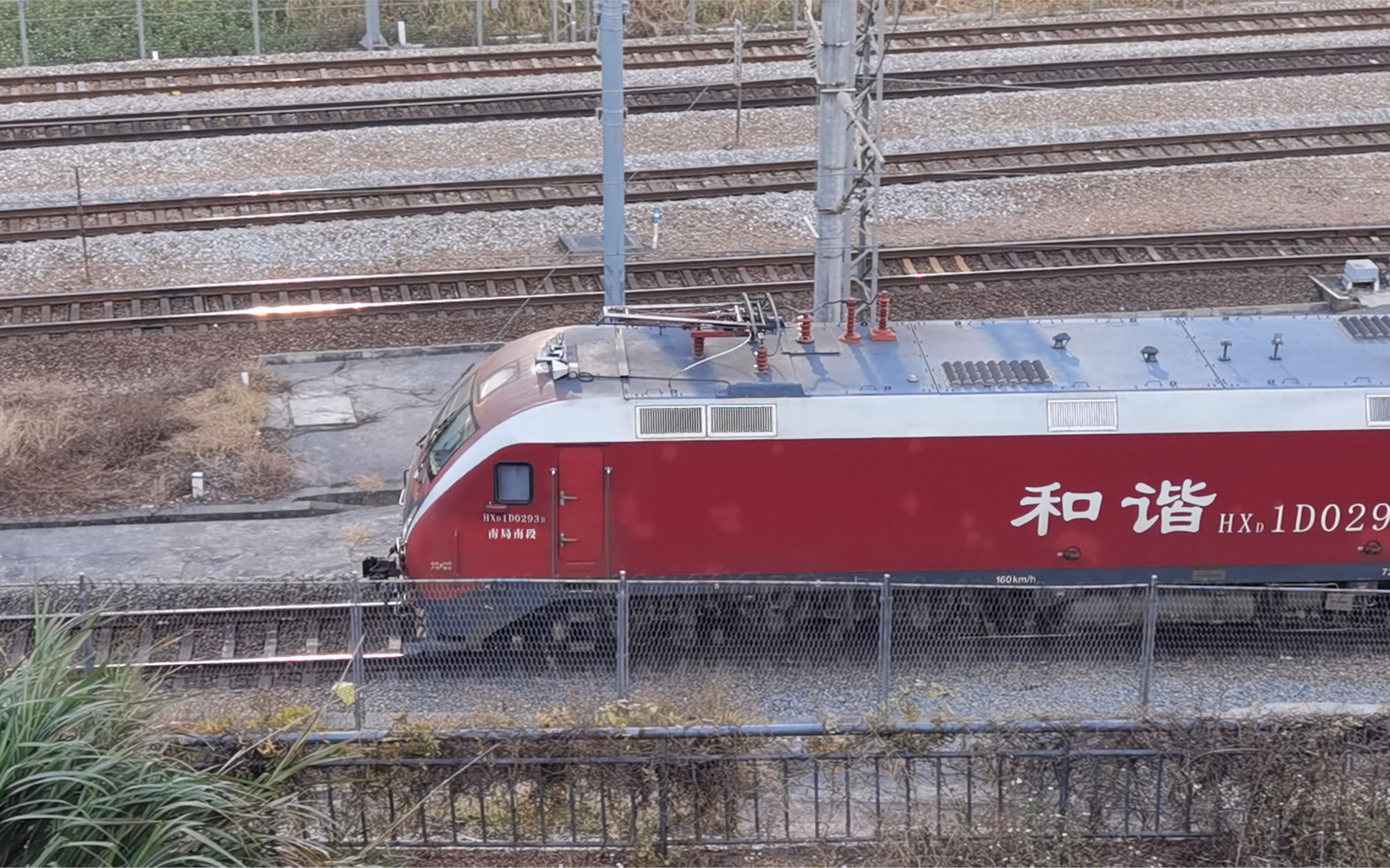 [轮轨福利]t102次列车低速通过