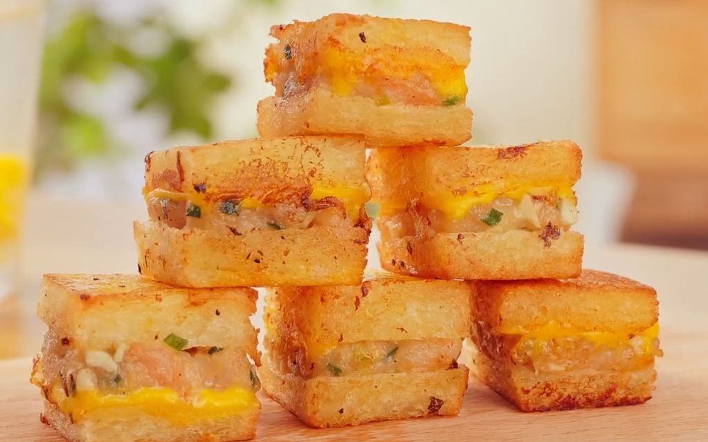 经典美食在家轻松复刻 | 澳门虾多士