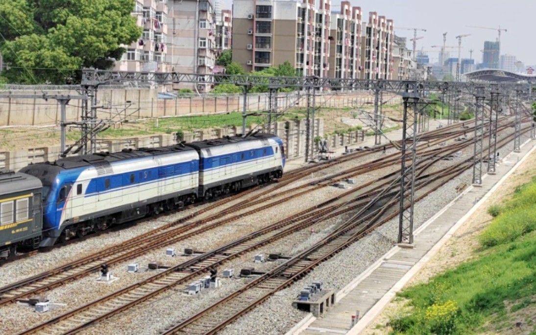 合肥拍车记,上局徐段df11g牵引t241次列车进合肥站