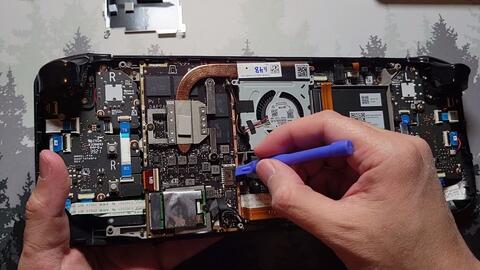 Steam Deck 64GB版拆解更换512GB NVMe SSD及恢复SteamOS全过程_单机