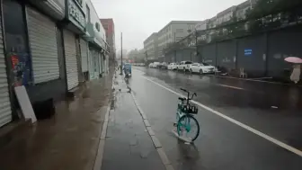 下载视频: 北京市昌平区沙河镇于辛庄村下的雨还挺大啊