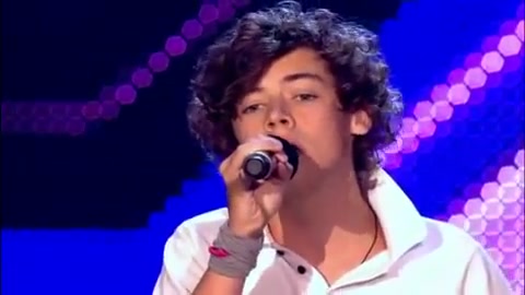 [图]【One Direction】Liam和Harry在 X Factor 唱Stop Crying Your Heart Out