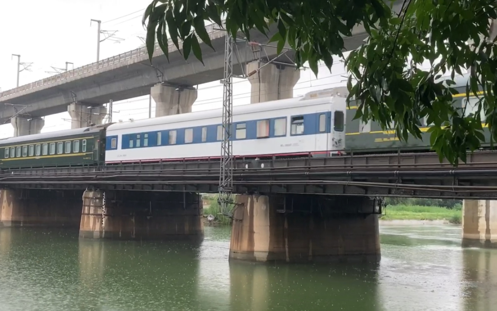 活动  【中国铁路】一白一绿 一次列车两节检测!