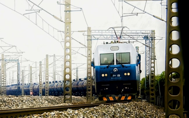 初夏,京沪铁路 郑局乡段 hxd1 1878 牵引瓦日87540次兖州北站i场始发