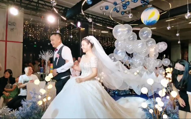 兰州婚礼婚庆 ‖ 最美新娘出场方式,气球与婚礼的完美搭配哔哩哔哩bilibili