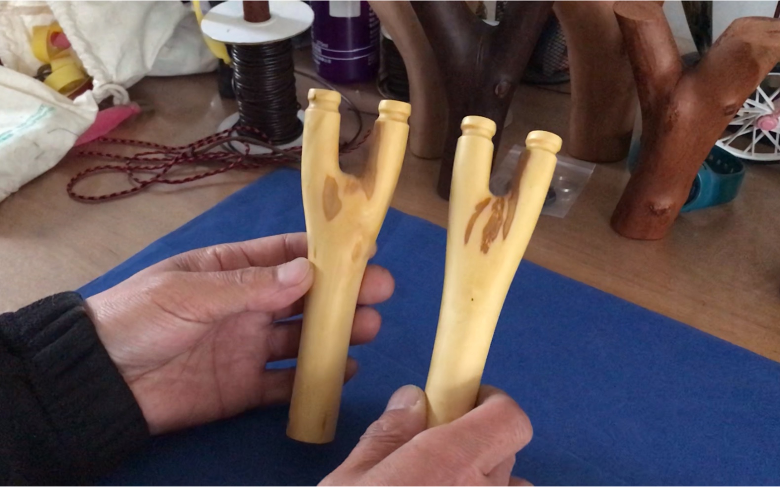 两支小叶黄杨小弓门弹弓和一场春雨