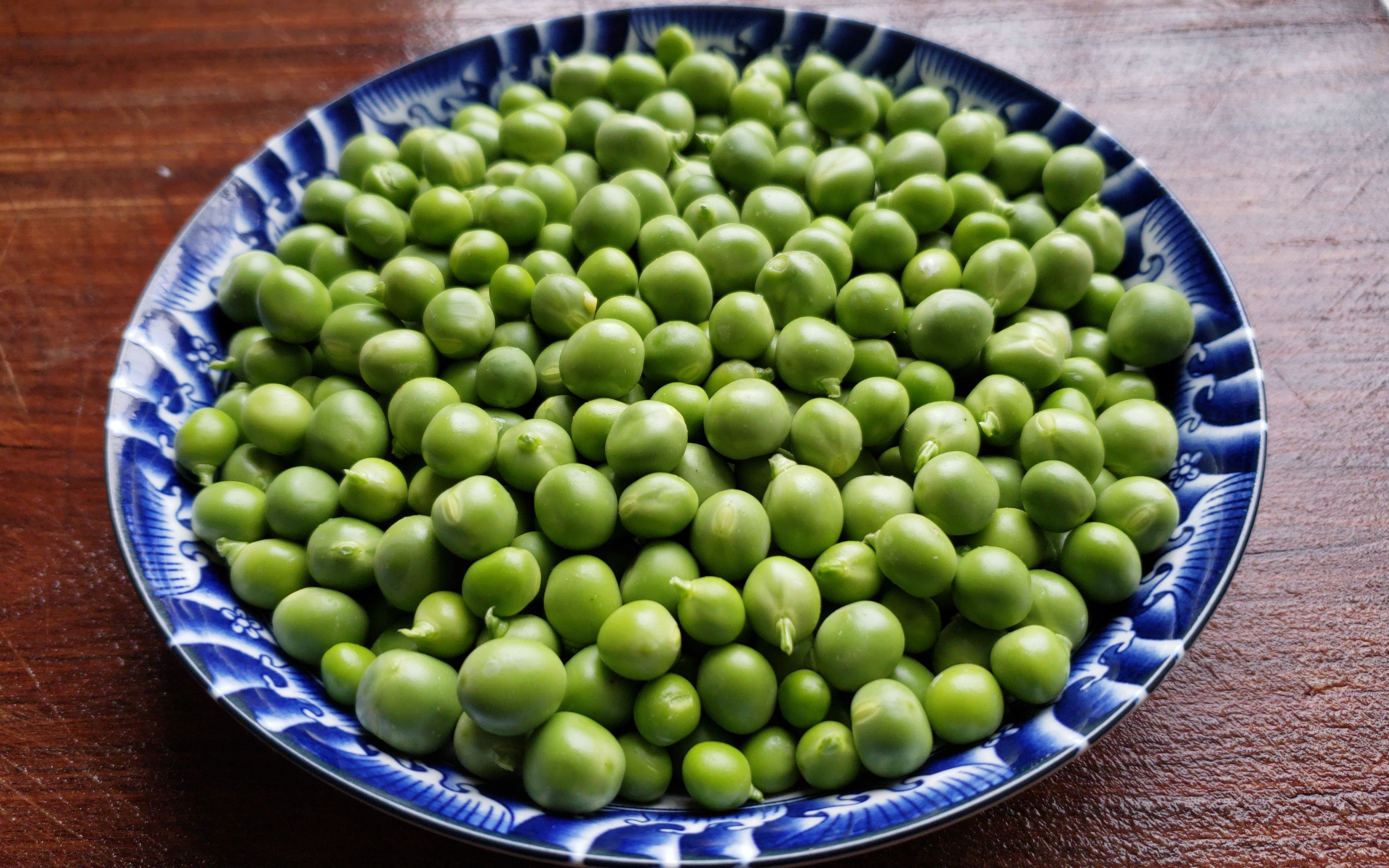 青豌豆好吃做法很关键,这种做法要试试,营养美味待客有面子