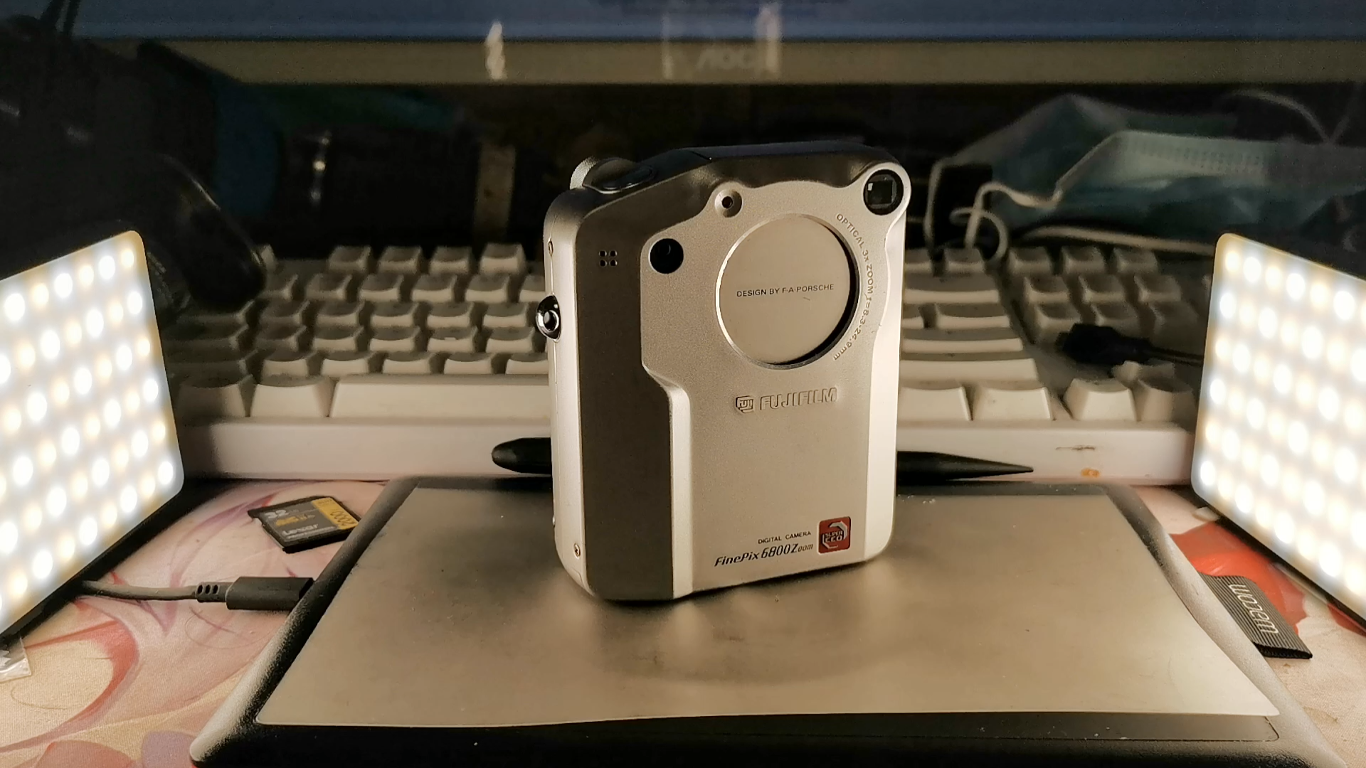 了啥】富士20年前请保时捷设计的世界最高像素数码相机finepix 6800z