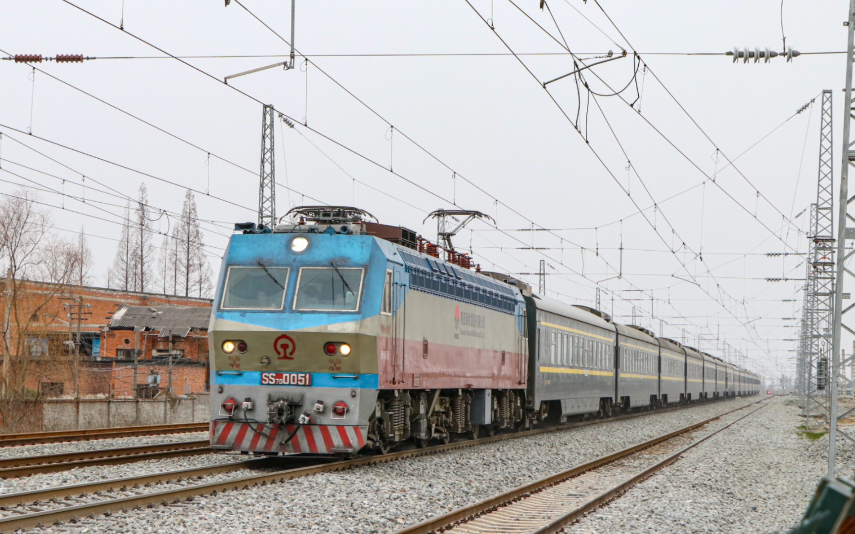 【阳安铁路】西局西段ss7d-0051牵引z315次(青岛北——成都西)通过王