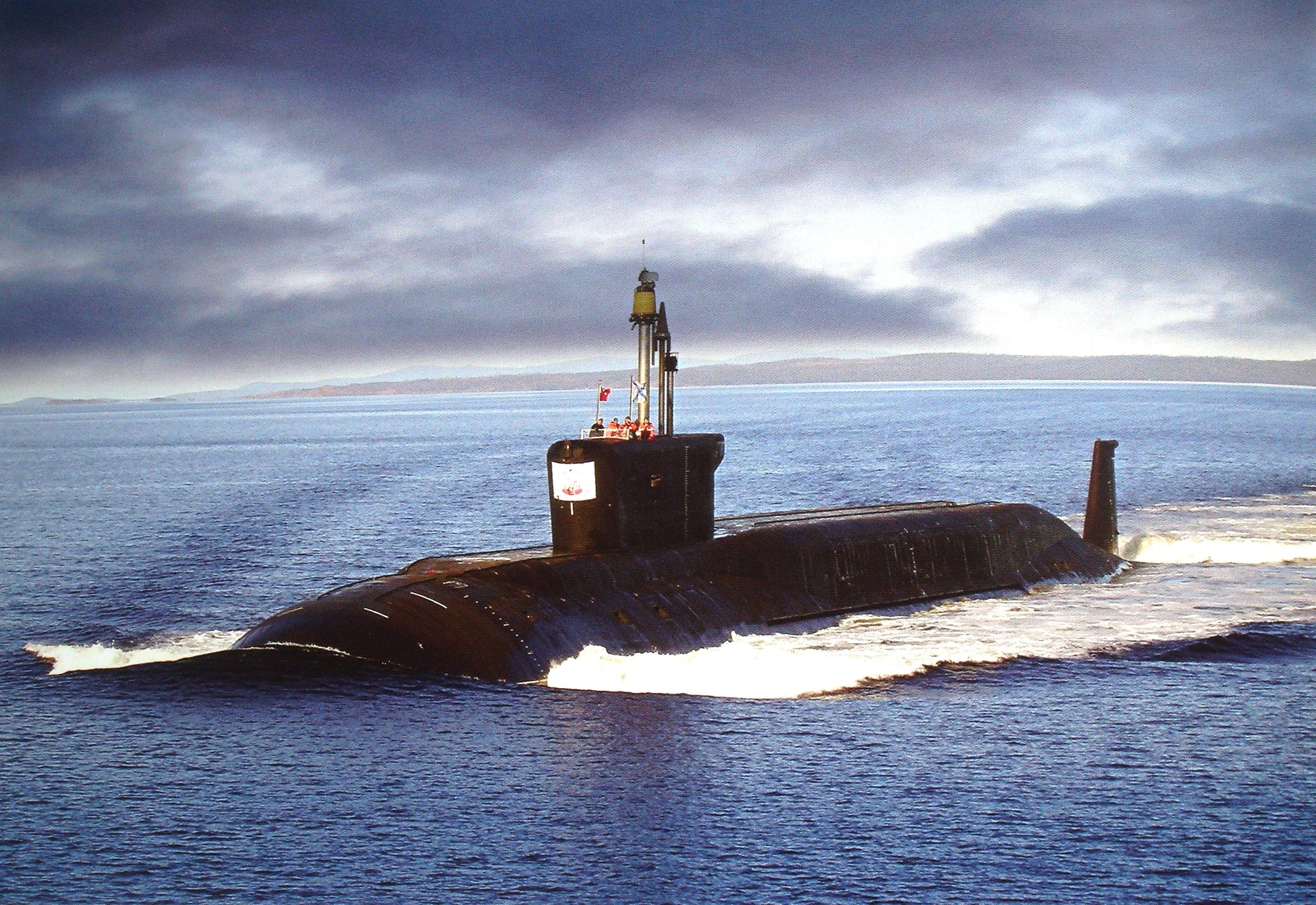 俄罗斯最强的战略核潜艇,装配16个弹道导弹,最远射程10000公里