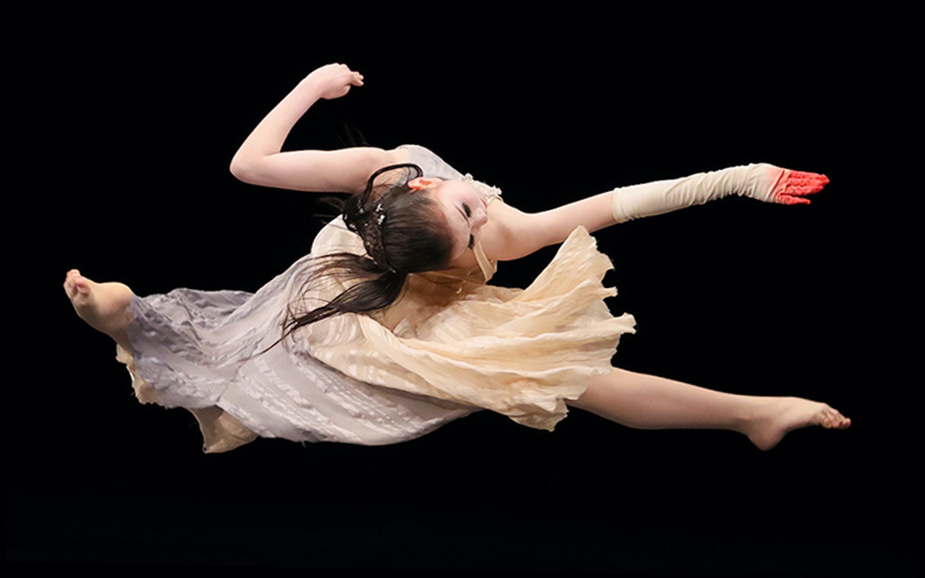 【现代舞】13岁日本女孩超强现代舞《摇晃的人鱼》_哔哩哔哩_bilibili