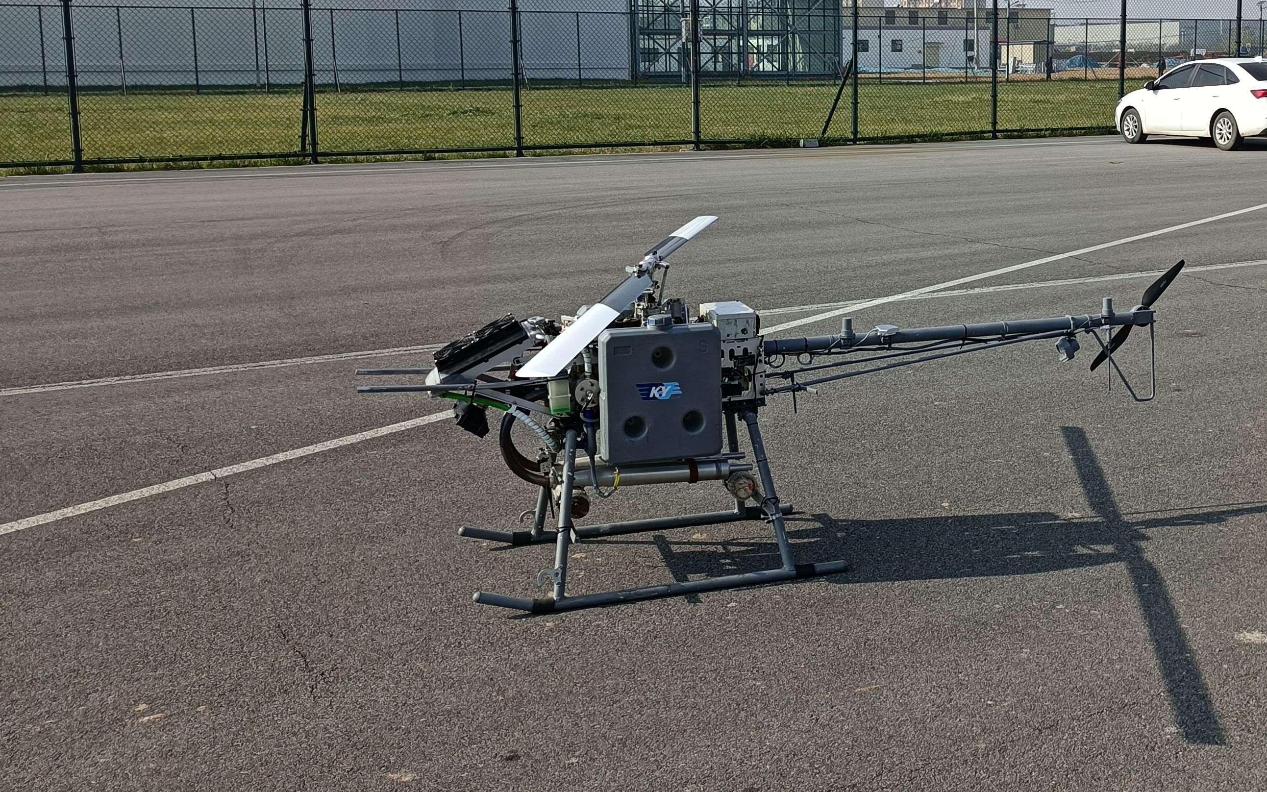 河南坤宇 油动工业无人机扶摇直上三千米