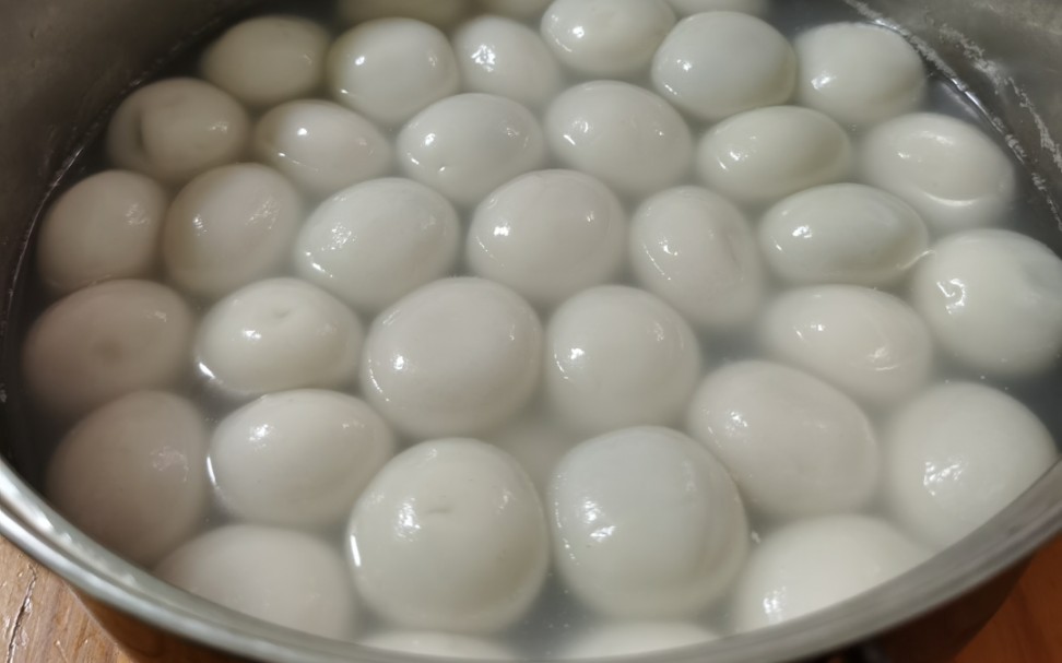 老妈发来家里的冬至圆,我也只能买点速冻汤圆解解馋