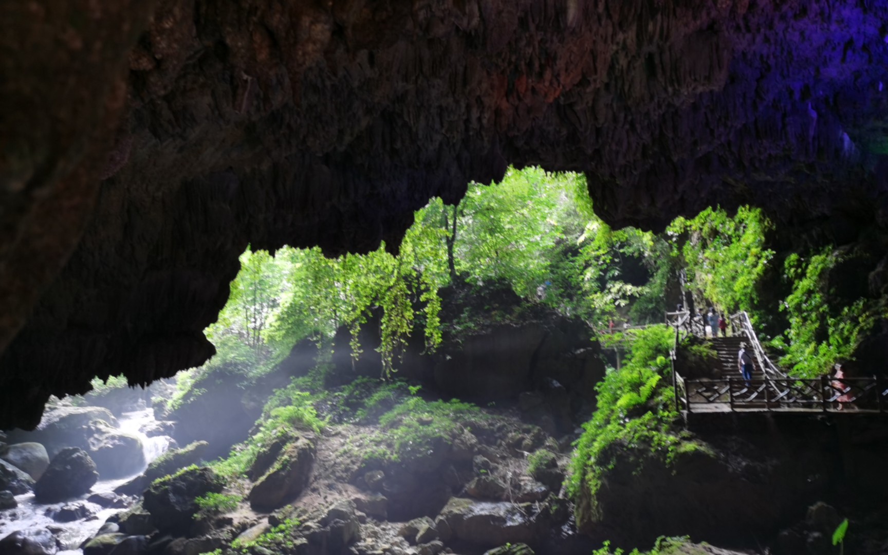 [图]蝉鸣空桑林，水渡深峡山