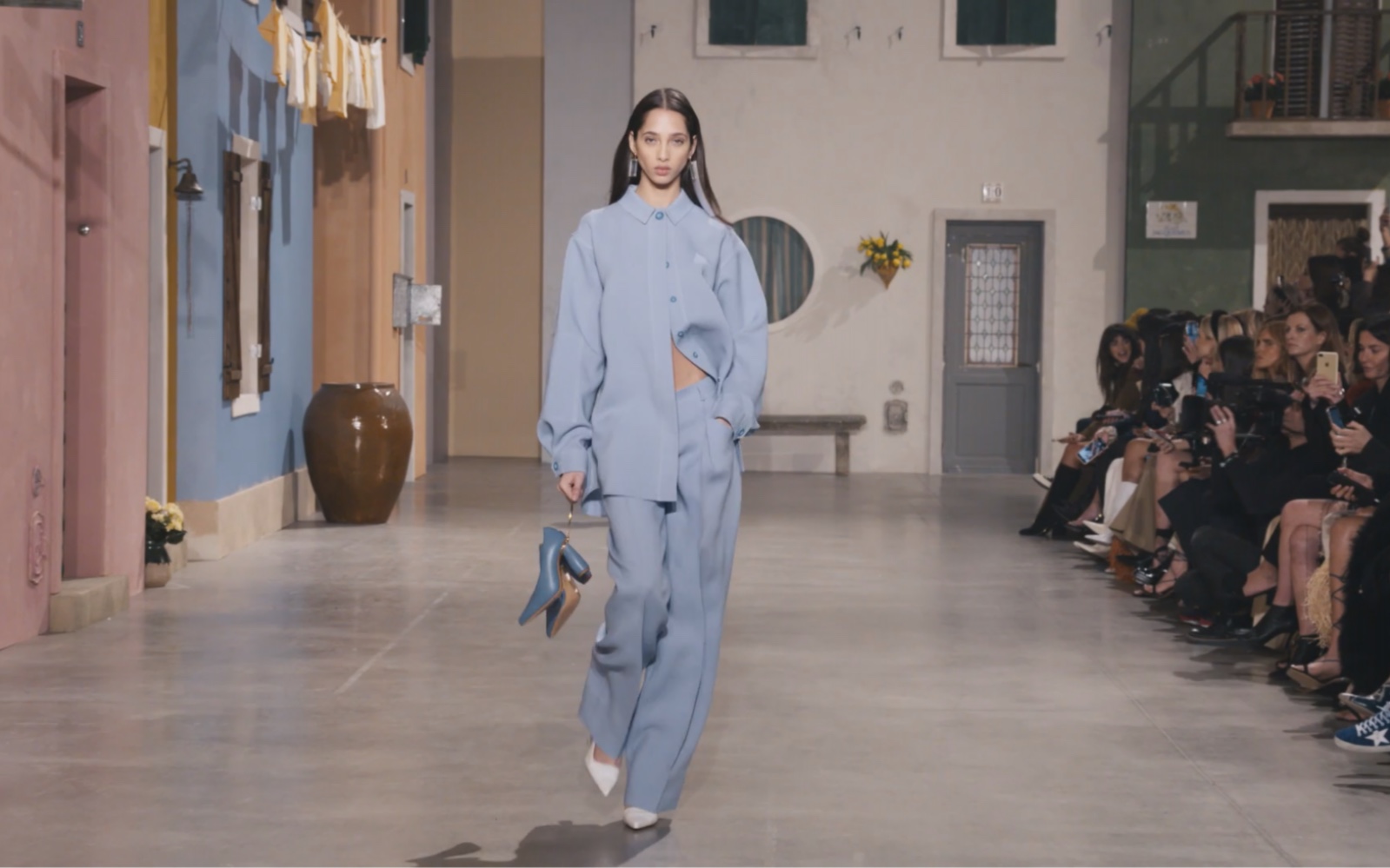 超模雅思敏:台布之魅,闪耀新生代风采 yasmin wijnaldum