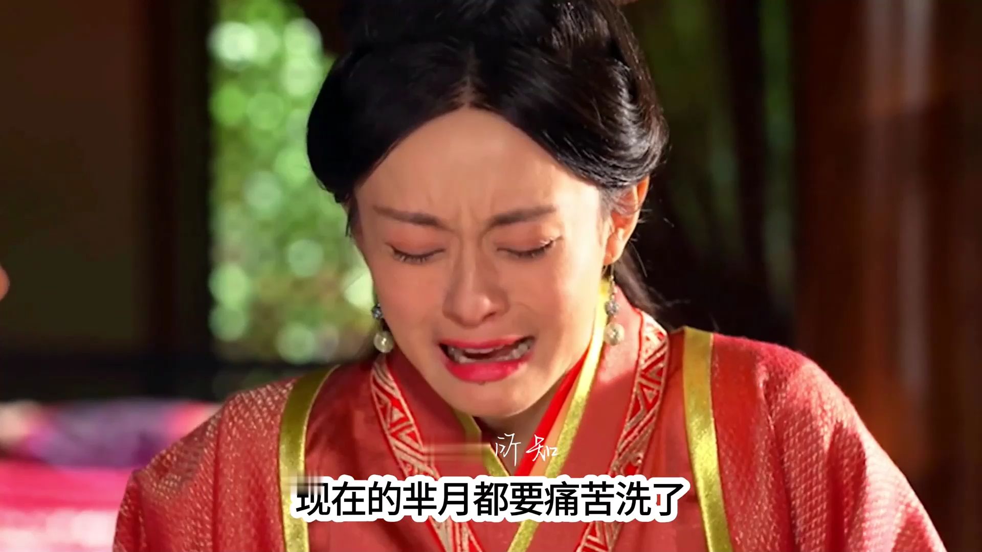 芈月本想和黄歇一起私奔,没想到肚里的孩子怒踢肚子,瞬间让她崩溃,可