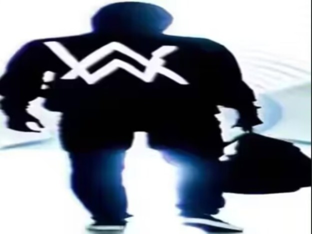 走路人tv之艾伦沃克大战全反end time拼尽全力无法战胜