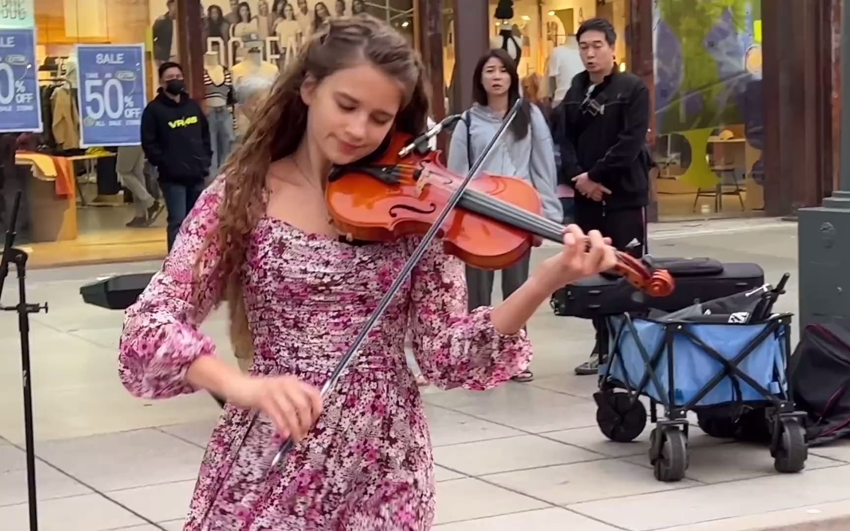 95小提琴街头演奏"youngblood" (5 seconds of summer)【karolina