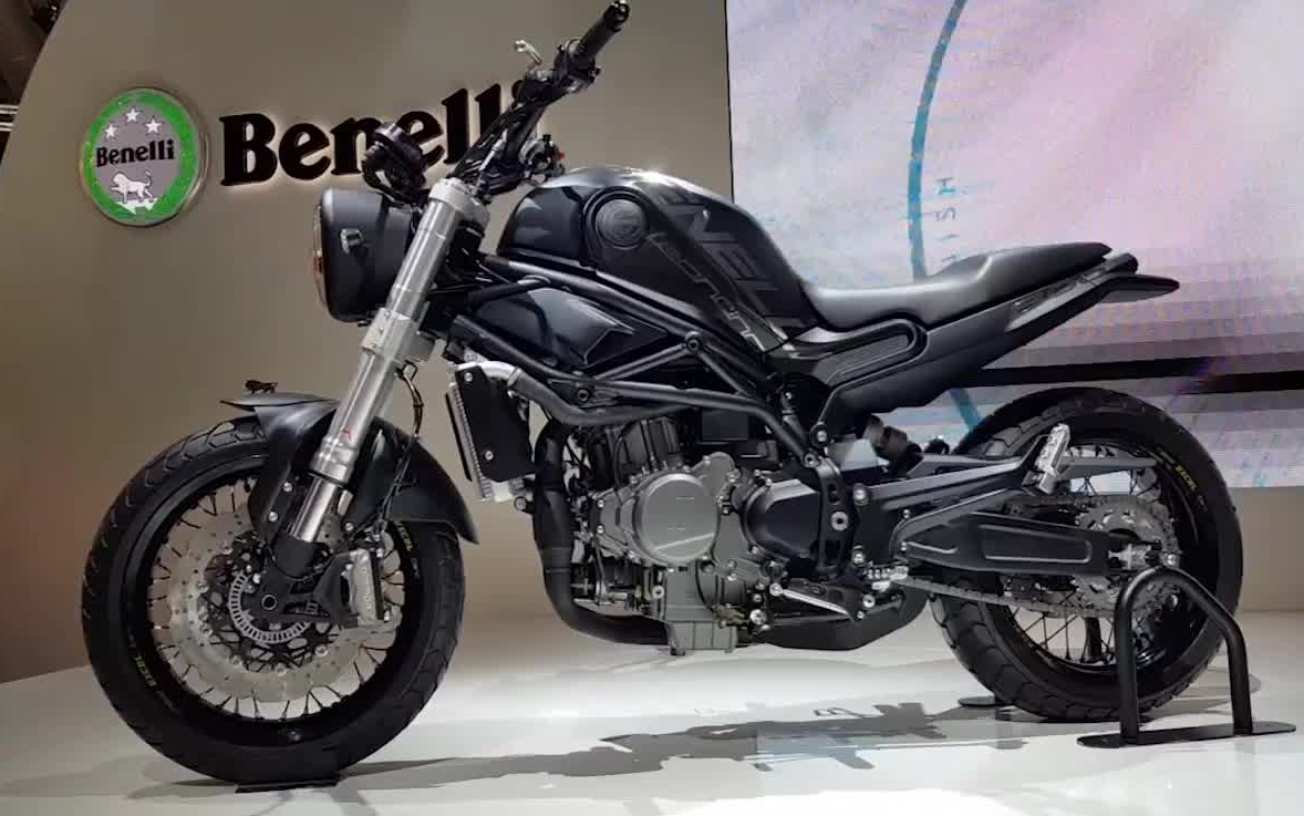 米兰车展 / 贝纳利 幼狮800 - 2018 eicma 真车实拍_哔哩哔哩 (゜-゜)
