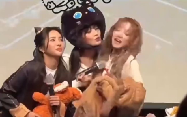 面姐再来一嘴我嗑的cp就齐全了[舔屏][舔屏][舔屏]@宋雨琦