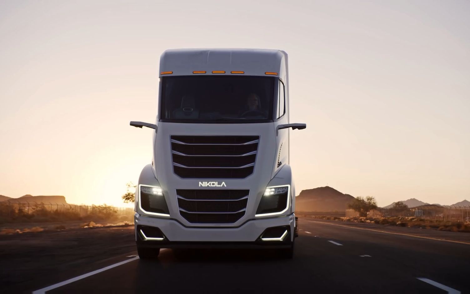 尼古拉汽车公司 尼古拉双电动半挂车_哔哩哔哩 (゜-゜)つロ 干杯