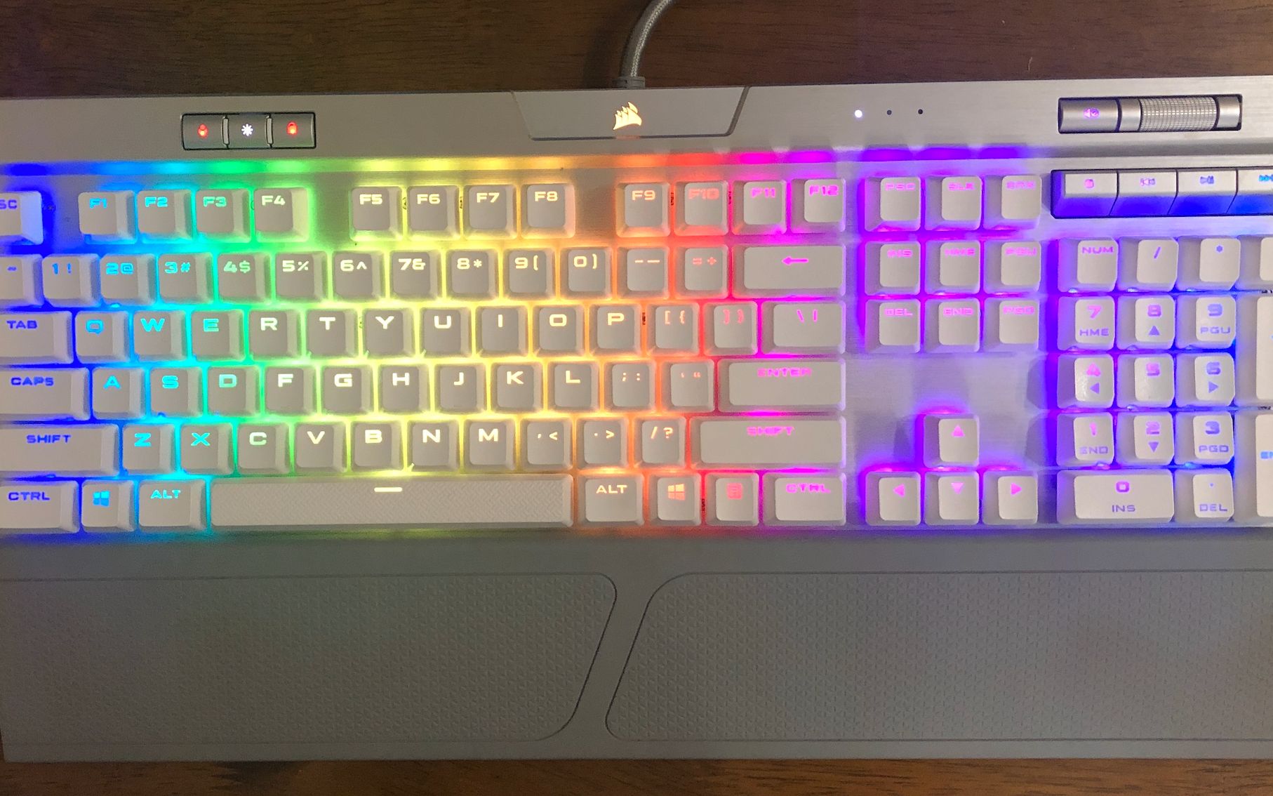 二手海盗船k70 mk2 se开箱,二手还是工包?哪个更香?