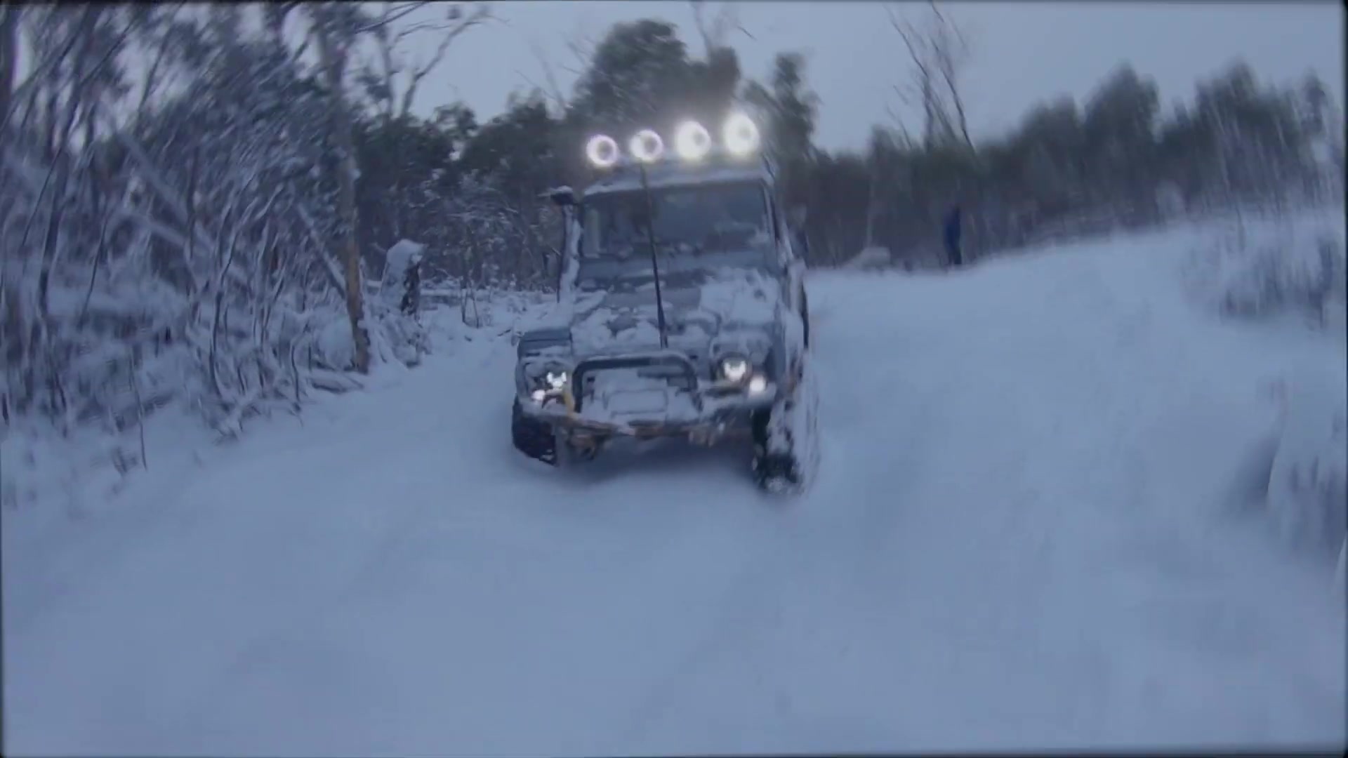 [图]《爬行越野》雪中越野！