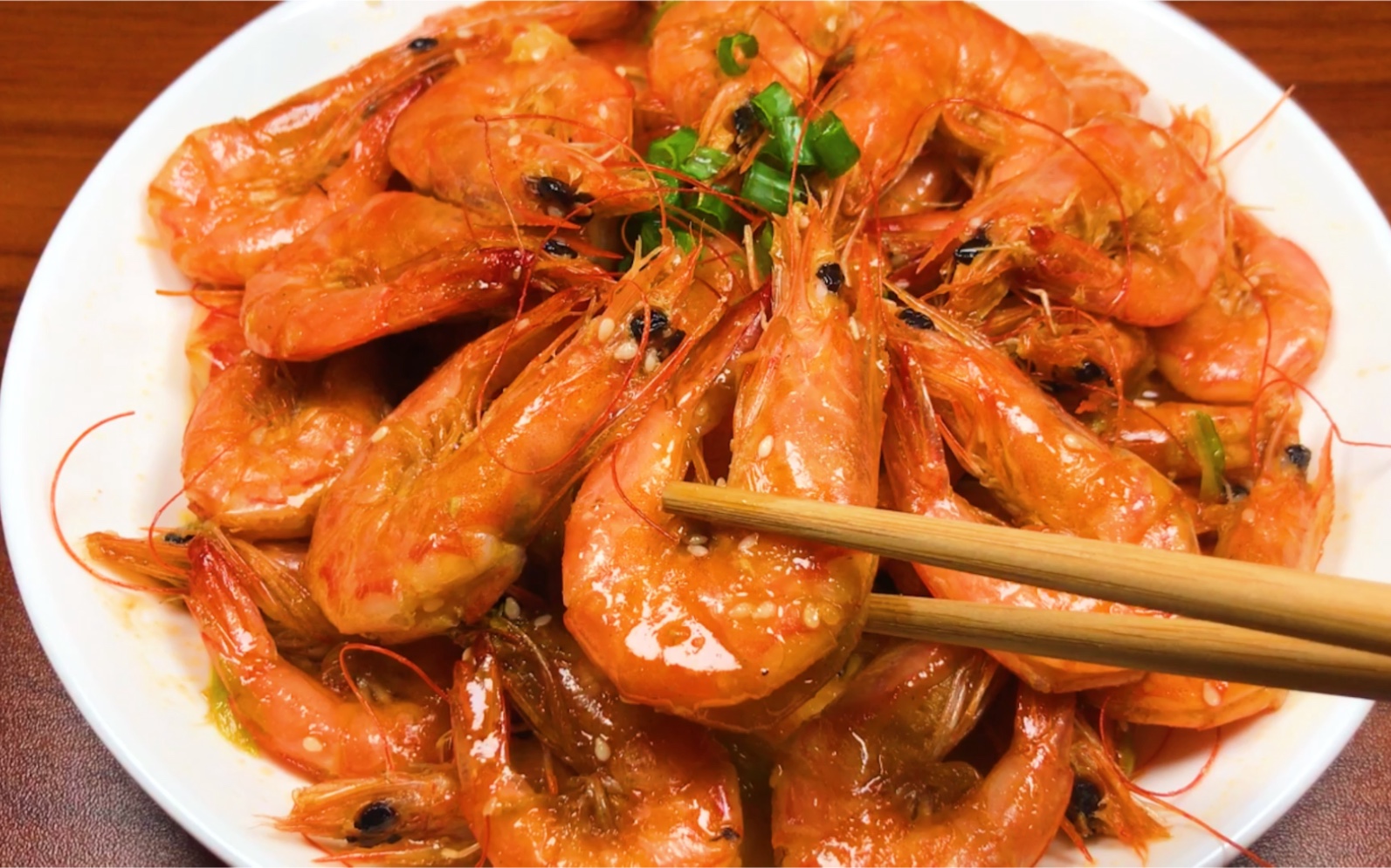 吃完连手指都必须要吮干净的油焖虾家常做法简单好吃不容错过哦