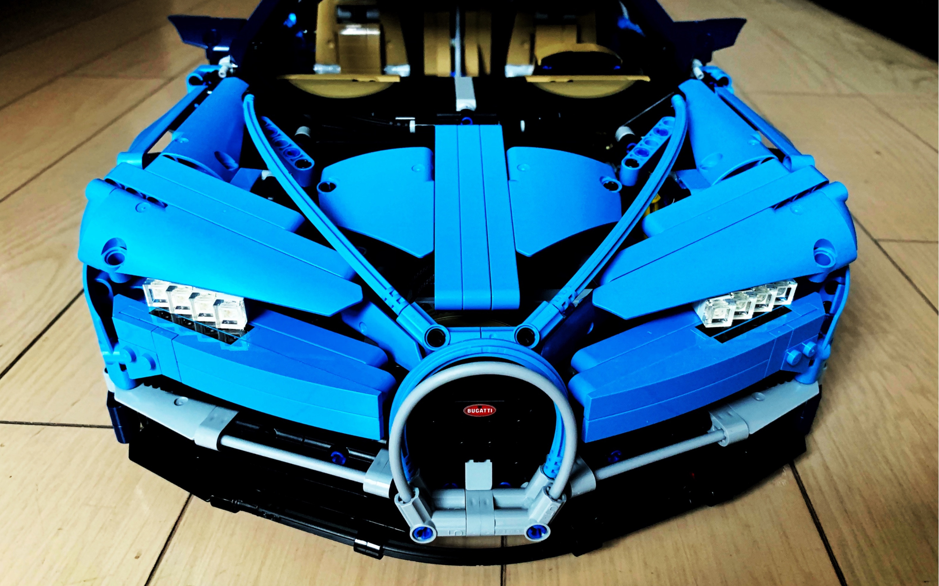 乐高机械组-布加迪chiron出厂大吉