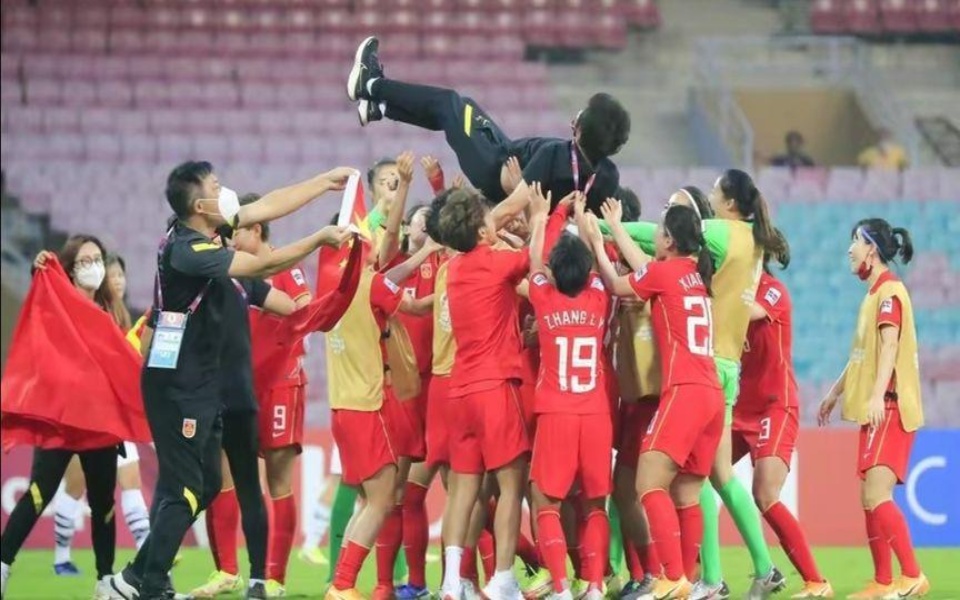 张琳艳等优秀女足球员数量众多国足或在奥预赛中小组第一晋级