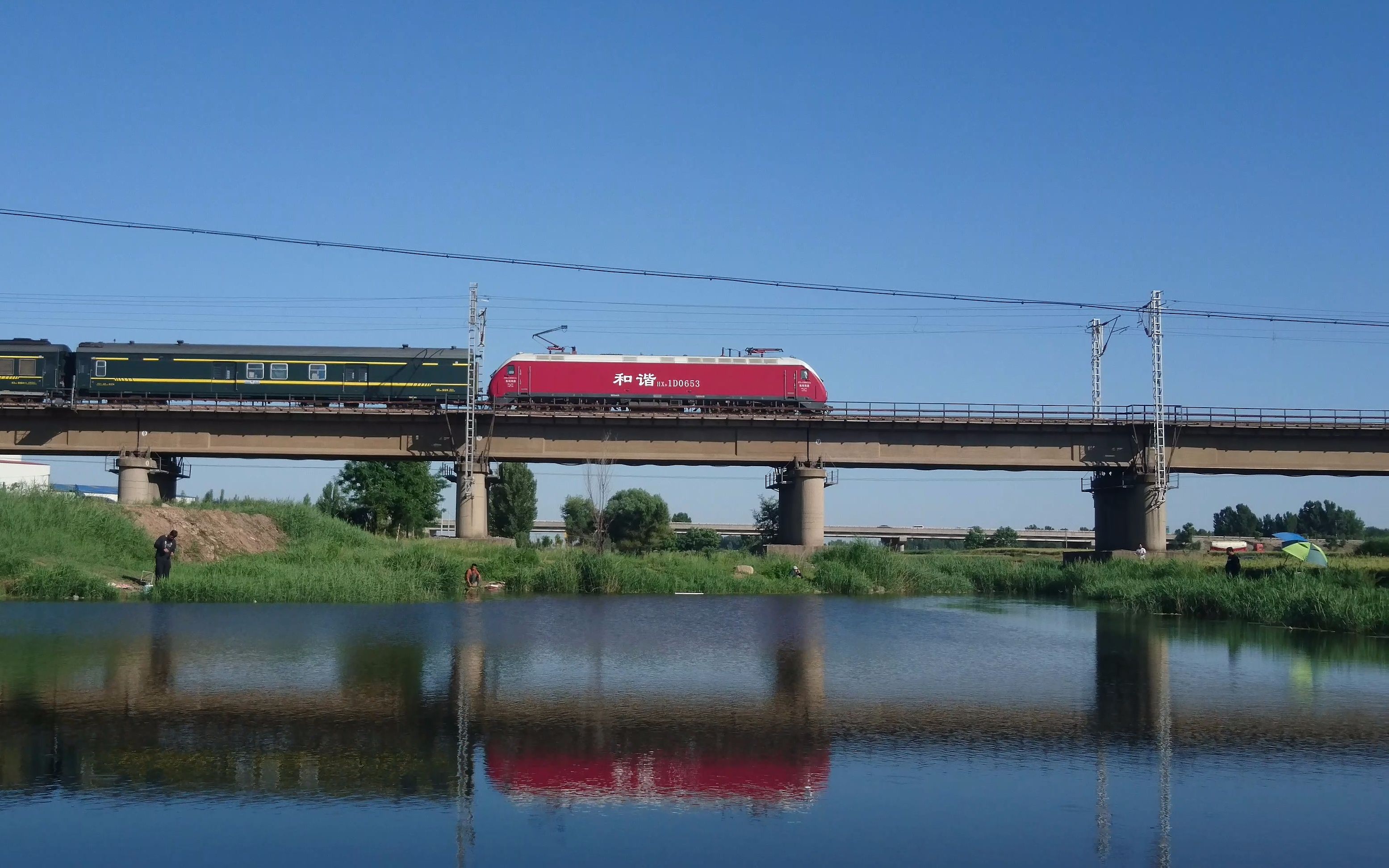 hxd1d型机车0653通过曲逆河高架桥4k