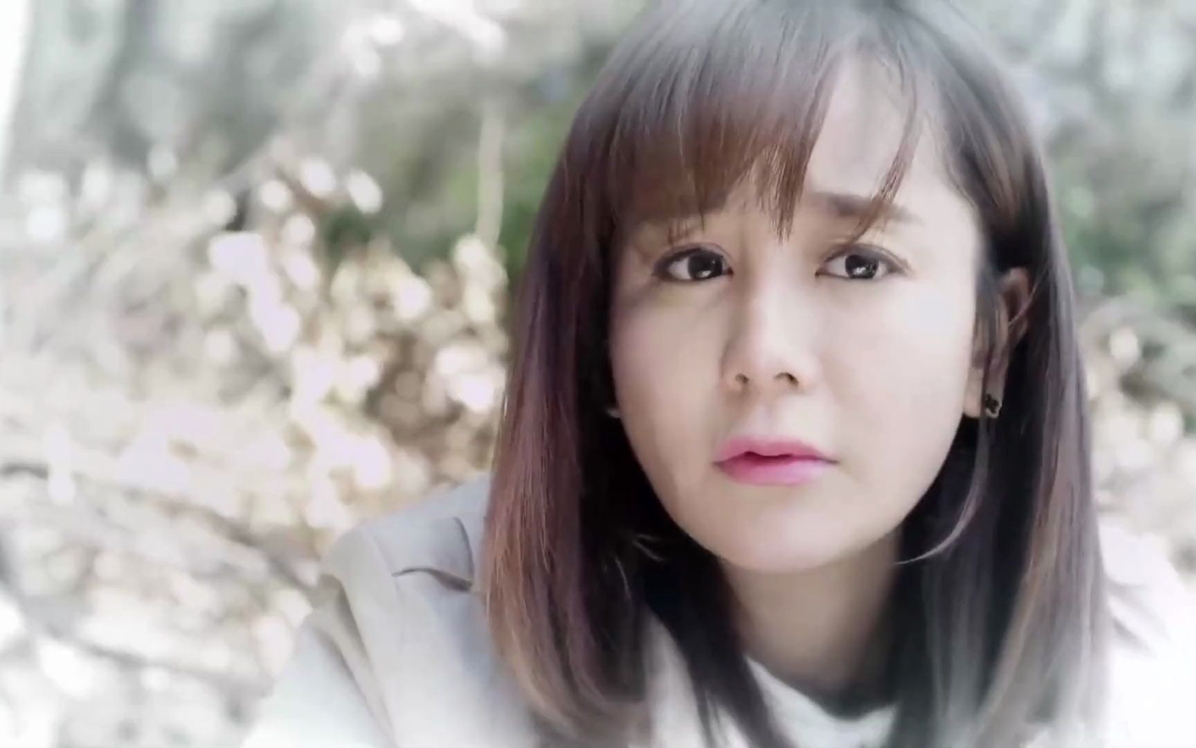 拥抱幸福:小伙看见红樱受伤,很担心