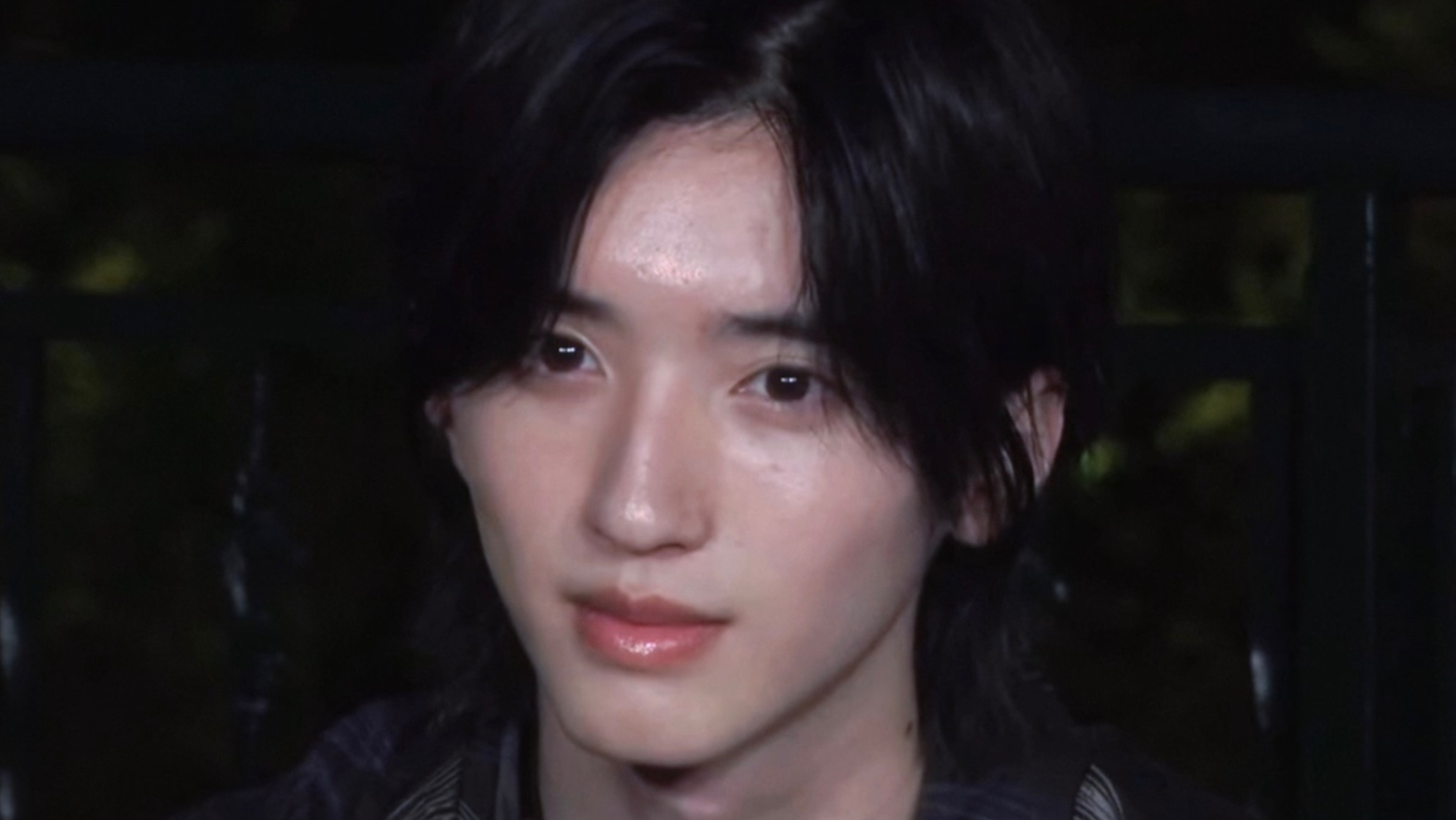 一时心头悸动 似你温柔剑锋 过处翩若惊鸿