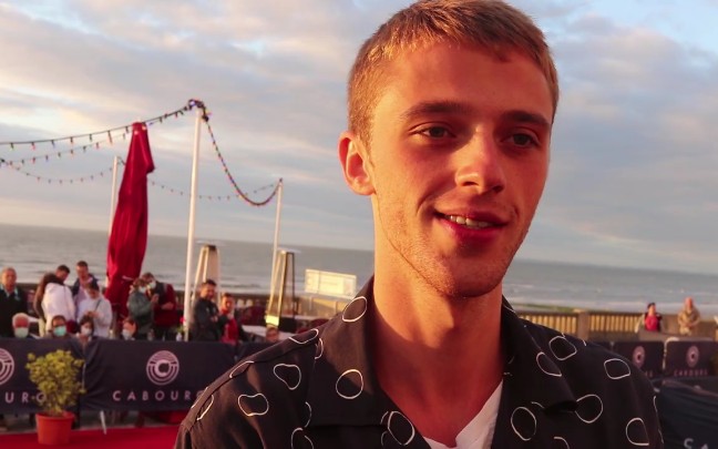 【85年盛夏/本杰明.沃辛】 benjamin voisin卡尔音乐节采访～(生肉)