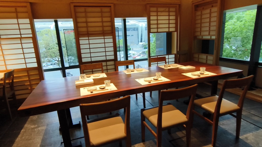 小日料,大包间