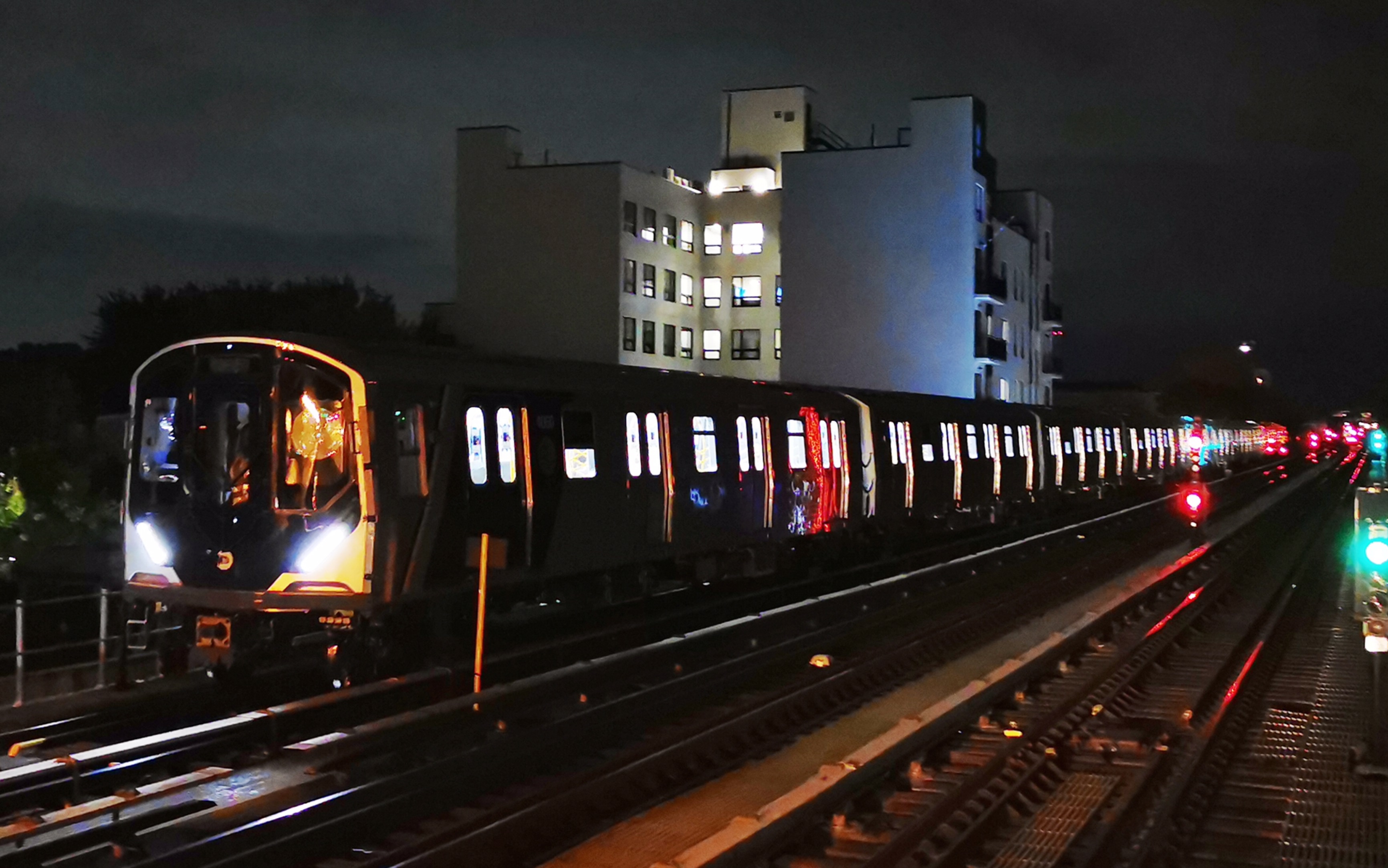 【纽约地铁】最新型列车r211a型完成当日测试后返回pitkin车辆段(附