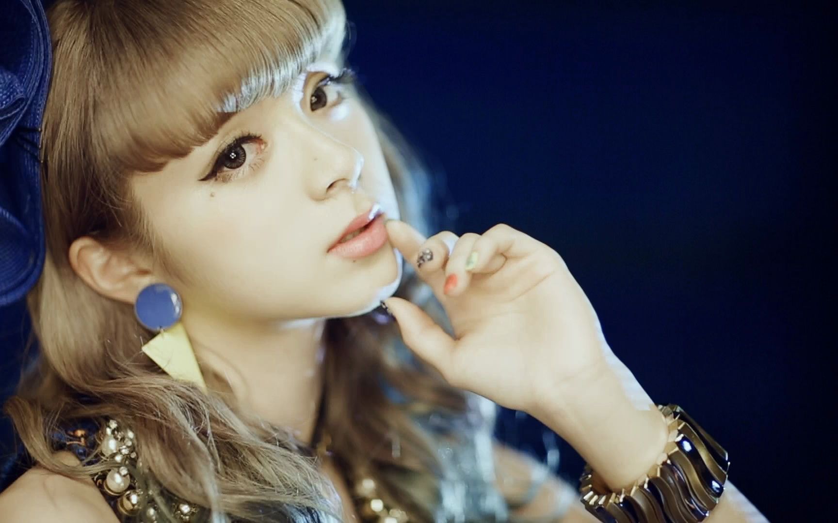 garnidelia美依礼芽-ambiguous 官方mv