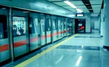 [图]【搬运】Shenzhen, departing metro train (enhanced video version)