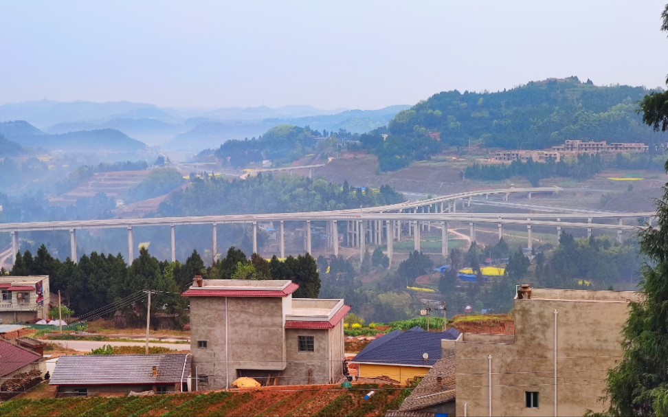 成都经济环线德中快速路站点,中江隆兴乡,体会一下天堑变通途