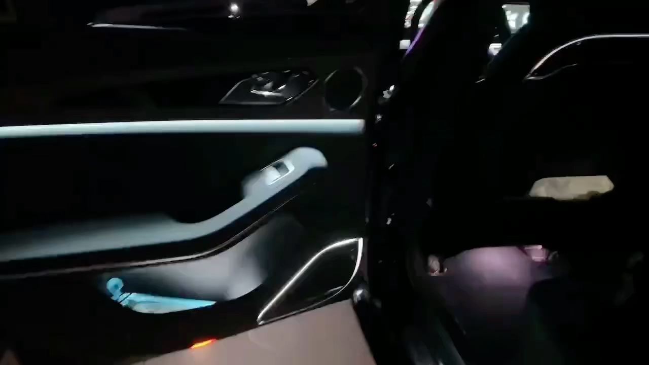 红旗h9氛围灯效果