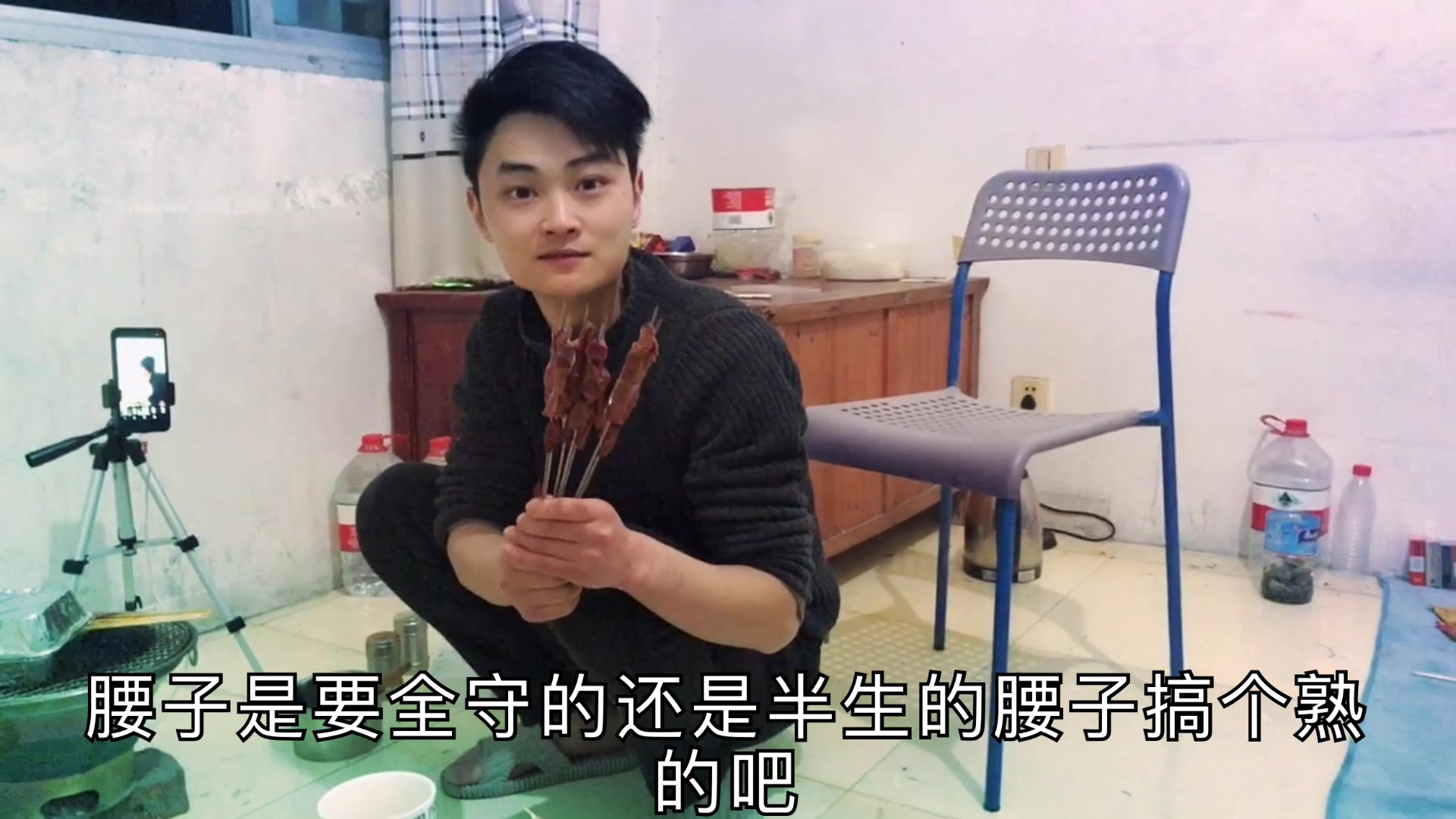 横店九日哥半个月没吃肉了小伙伴说天天吃泡面快要变成空穴老人