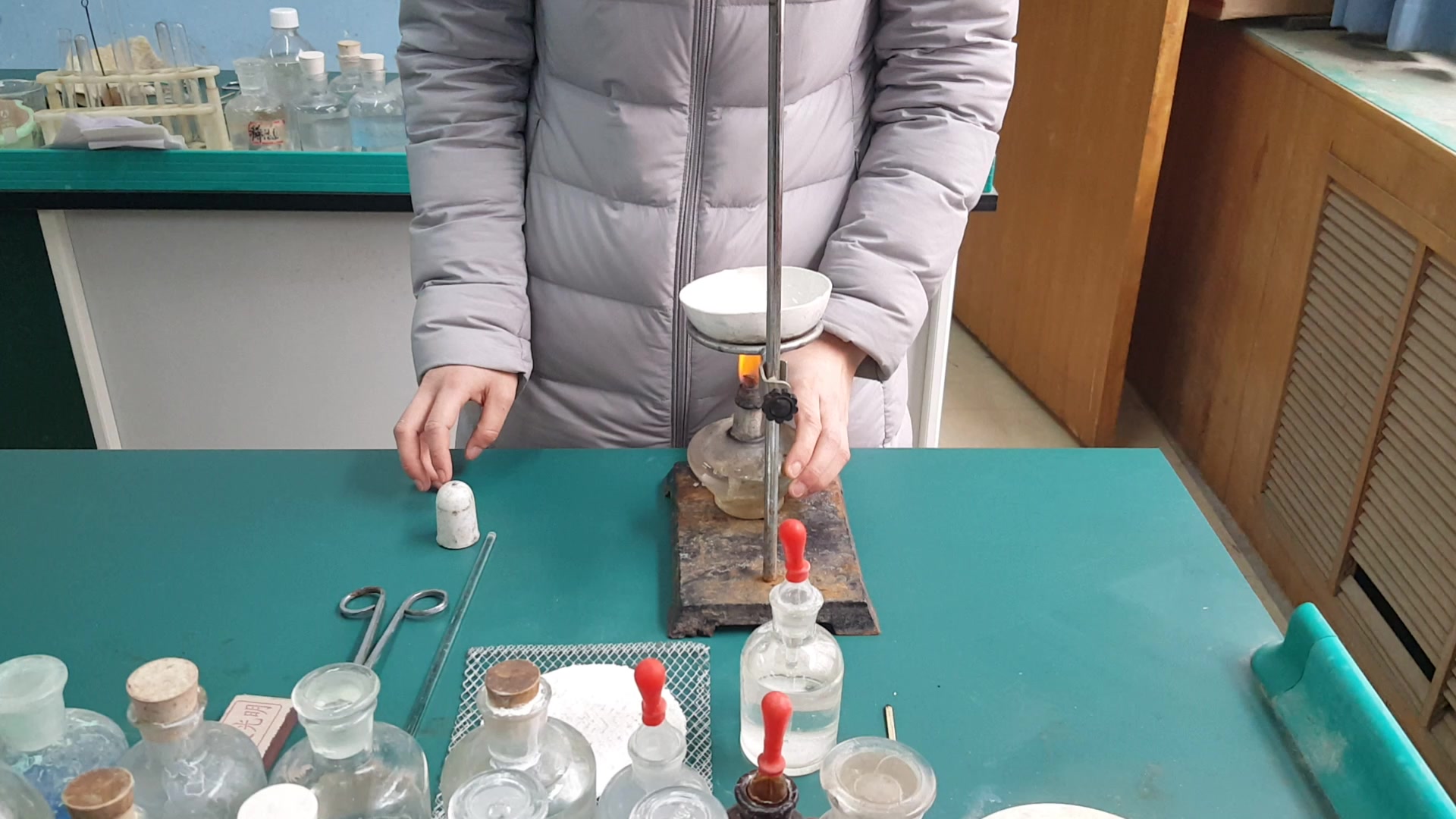 09b蒸发饱和氯化钠溶液