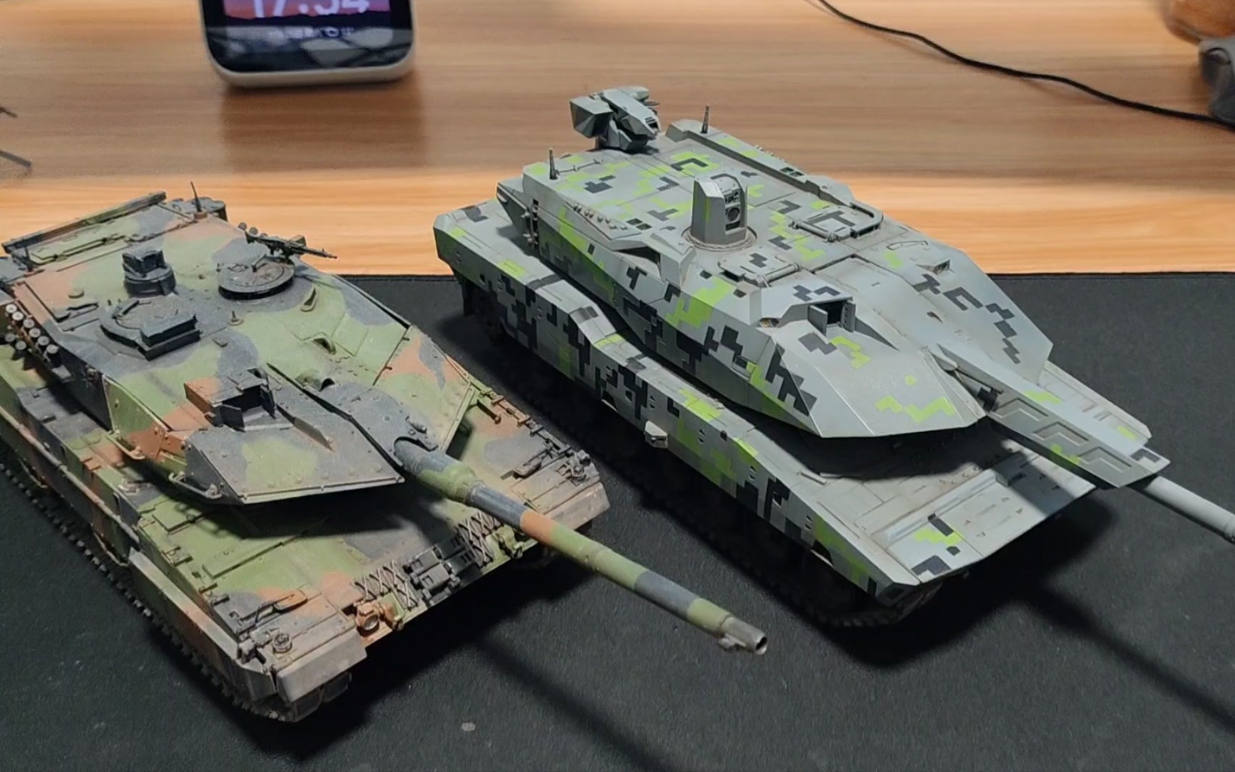 [军事模型]kf51"黑豹"主战坦克 和 "豹"2a7坦克对比