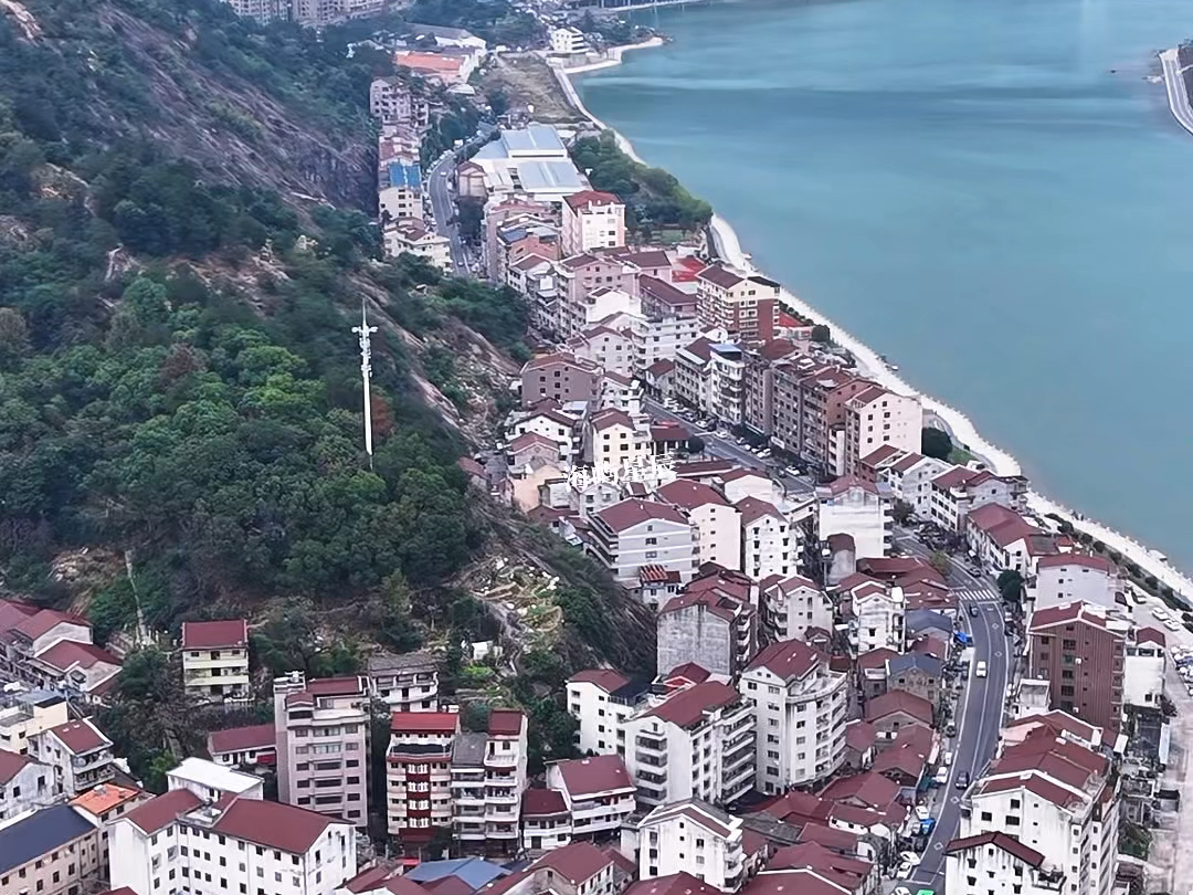 这个深藏在中国大山里的县城,每天喝掉一万杯咖啡,人均存款让欧洲人都羡慕,它就是浙江青田#侨乡青田 #丽水#青田 #旅行推荐官哔哩哔哩bilibili