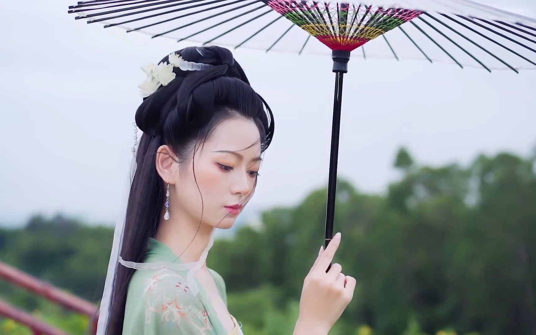 你说,当小白穿上小青的衣服后,一切的故事会是劫还是缘呢?