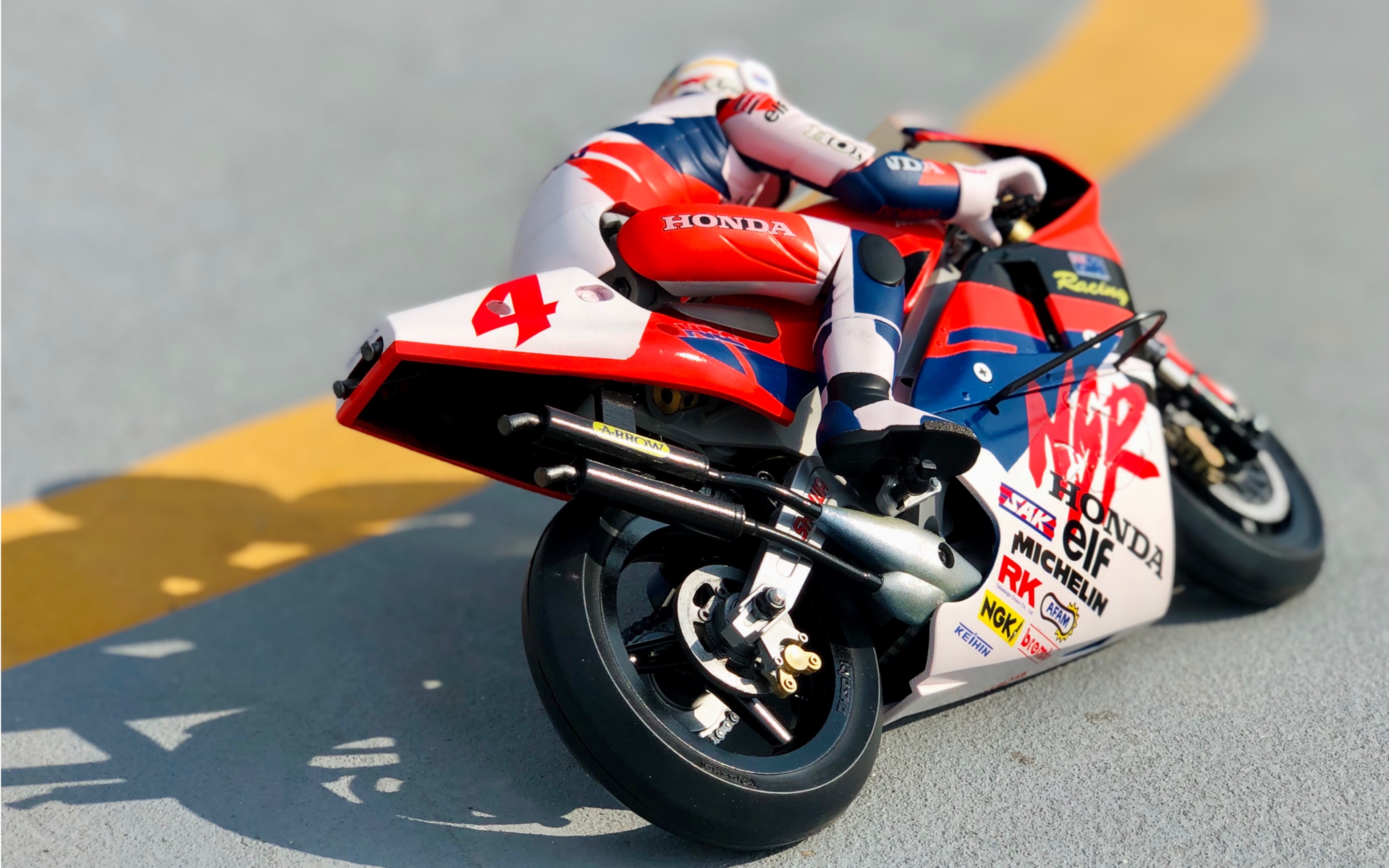 [黑猫玩车] 京商hor nsr500 rc遥控摩托_哔哩哔哩_bilibili