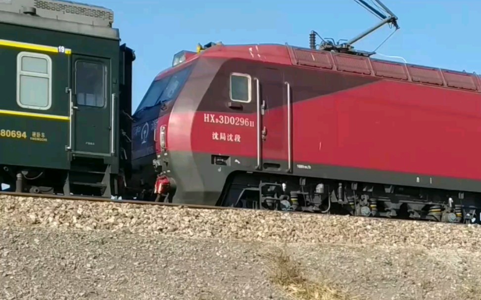 许久不曾拍到的k126次列车快速驶入津霸线永清站,去里澜城站方向