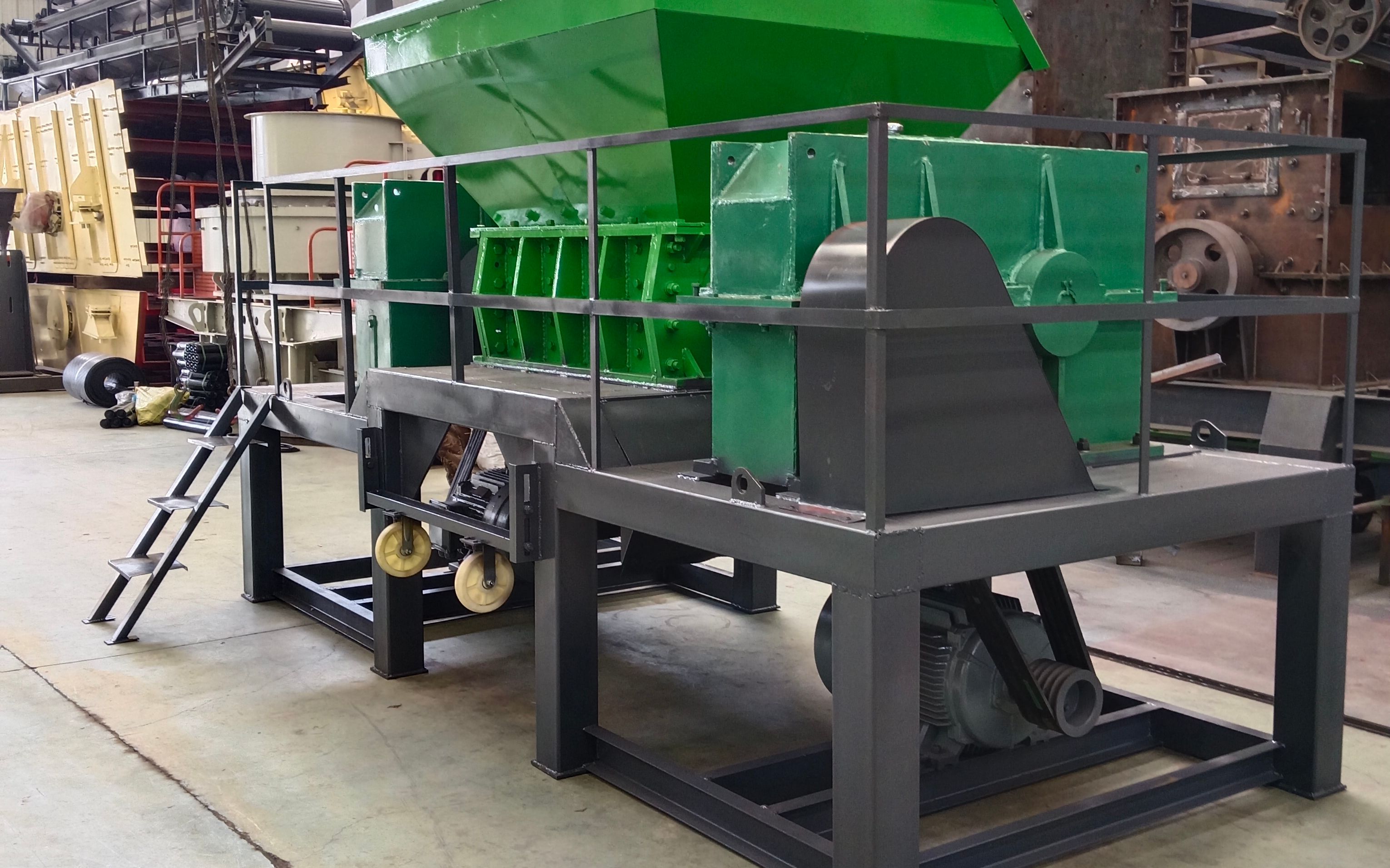 工业固废垃圾双轴撕碎机 鞋厂边角料稻草秸秆破碎机 多功能粉碎机设备