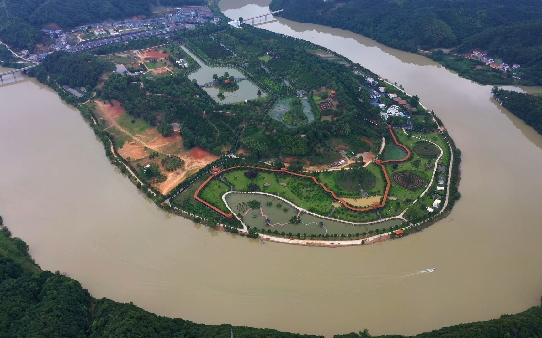 云游平江汨江畔盘石洲