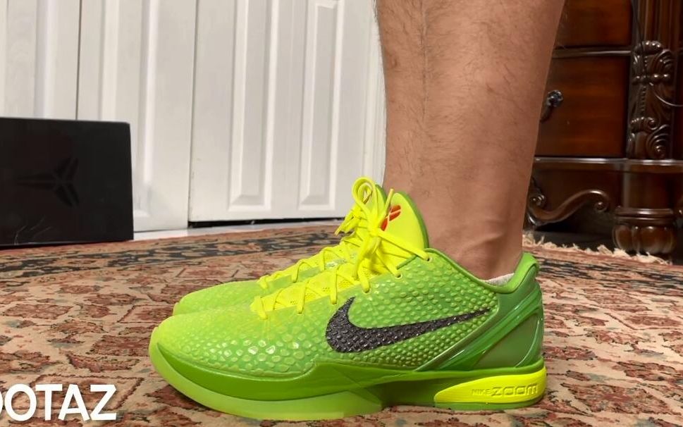 nikekobe6protrogrinch2020科比6青蜂侠绿蛇圣诞上脚实拍